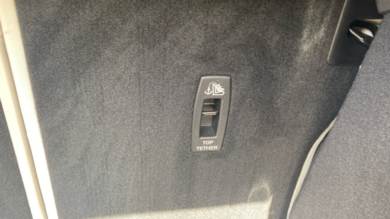 Jaguar F-Pace 2.0 D200 R-Dynamic Black 5dr Auto AWD Diesel Estate